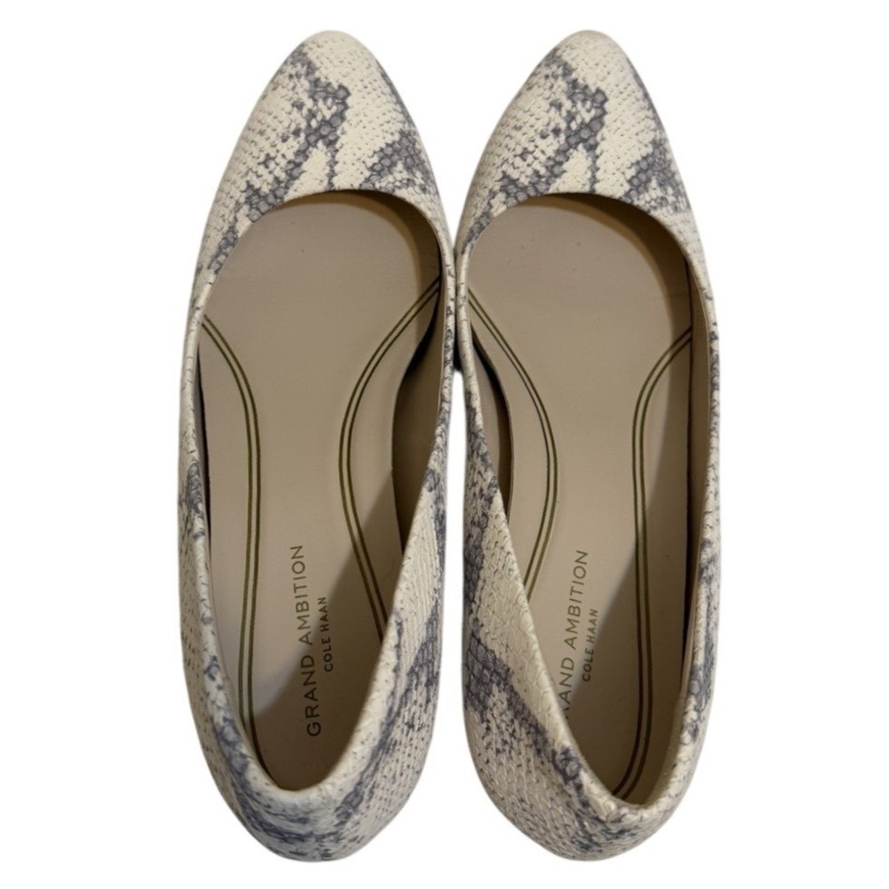 Cole Haan Grand Ambition Ivory Snake Print Heels Size 7B COMFORTABLE Wedge Shoes
